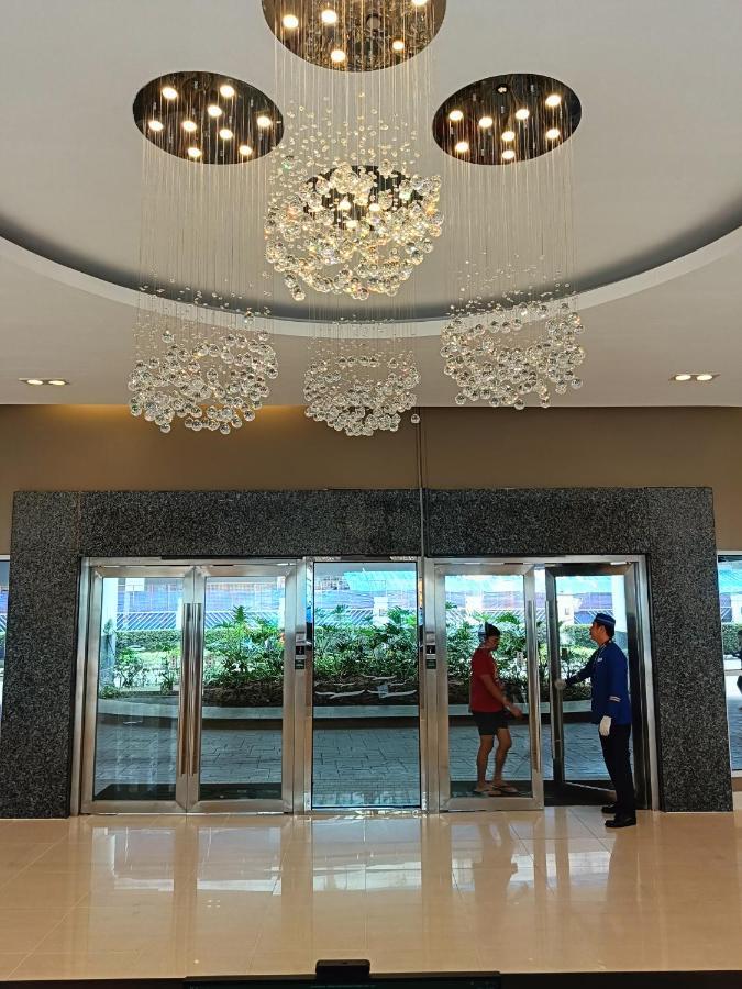 Sea Residences Moa - Paul Manila Esterno foto
